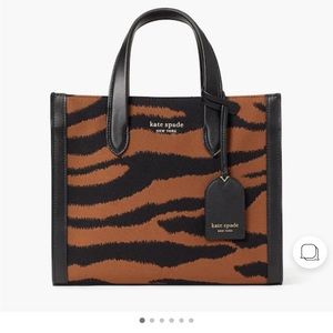 Kate Spade Manhattan Tiger
Jacquard Small Convertible Tote
Crossbody Bag